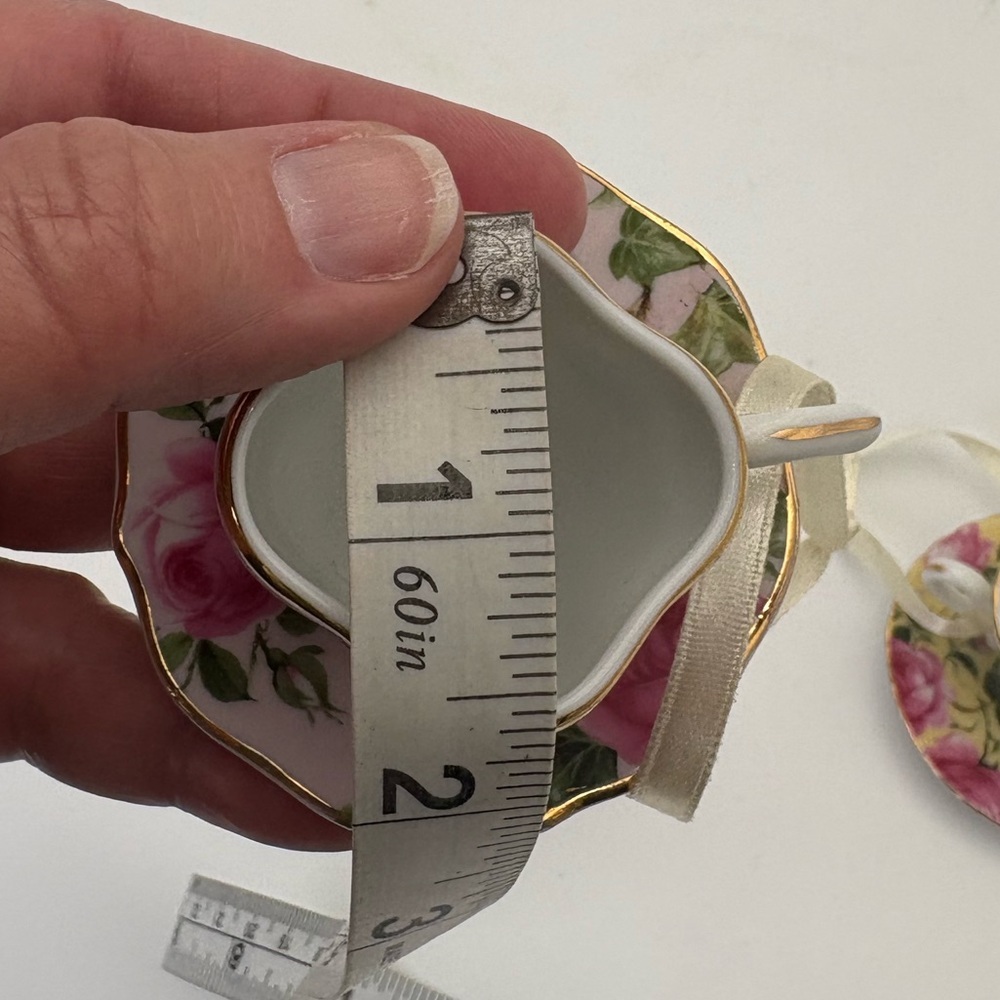 Set of 4 Floral Mini Teacup Ornaments - Pink Roses on Colorful Backgrounds - Picture 12 of 12
